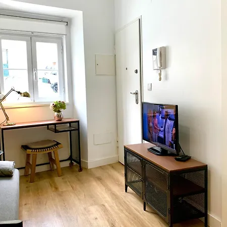 Between Historical Monuments Апартаменты *